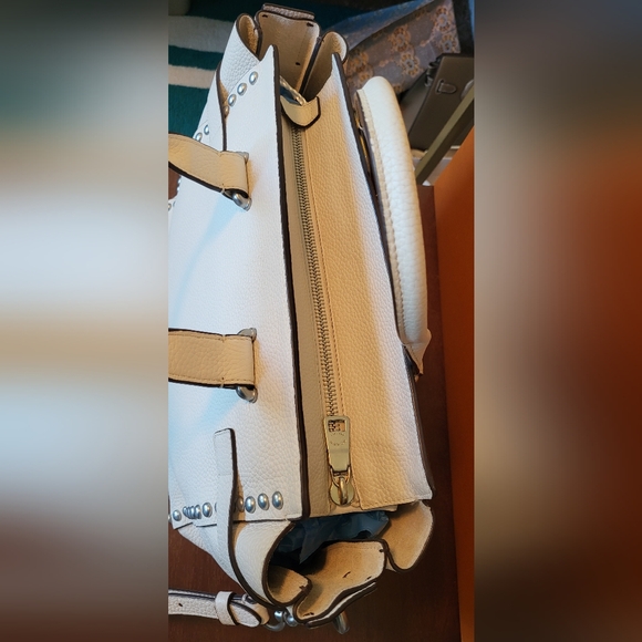 Coach White Pebbled Swagger 33 Satchel Bag - Picture 4 of 13